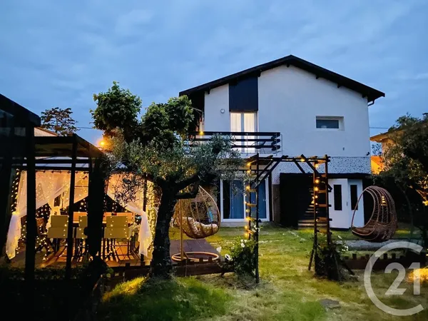 Maison 5 pièces 196 m²