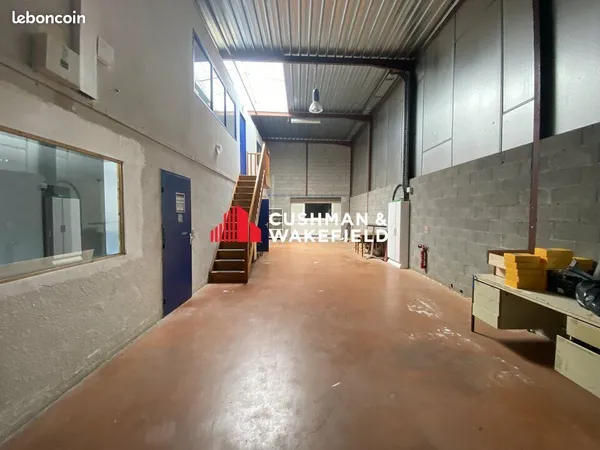 LOCAL D'ACTIVITE 360 m² QUINT FONSEGRIVES