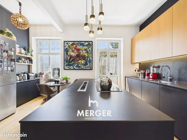 Appartement 8 pièces 212 m²