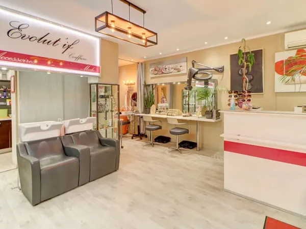 SALON DE COIFFURE - VENCE