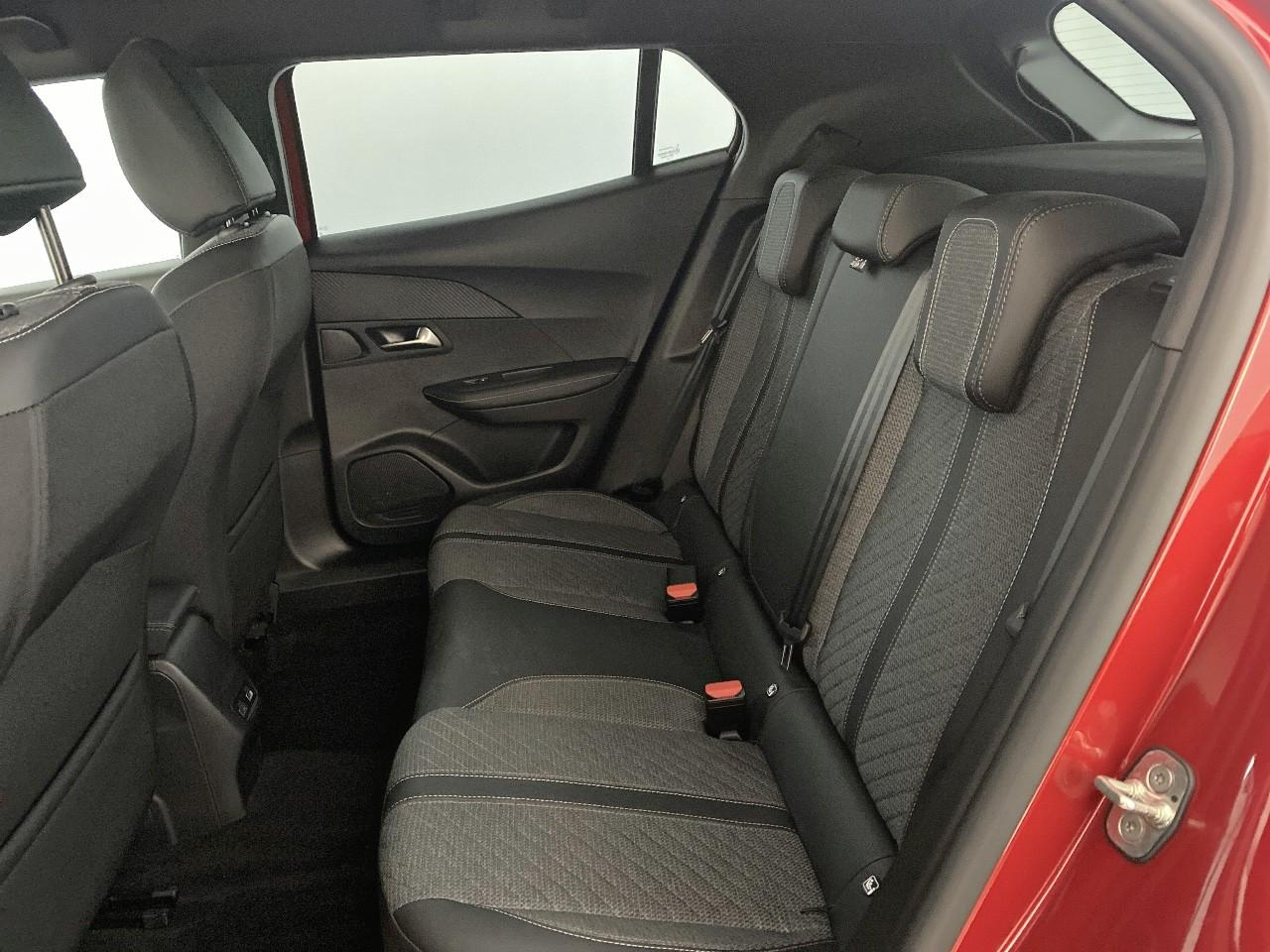 Peugeot 2008 hybrid 145 ch e-dcs6 allure — photo 10