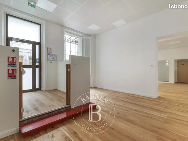 Bureaux 94 m² Paris 16ème