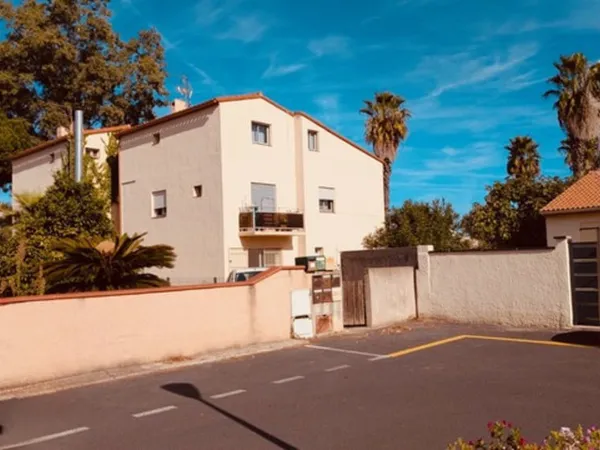 Appartement 3 pièces entièrement rénové en rez de chaussée
