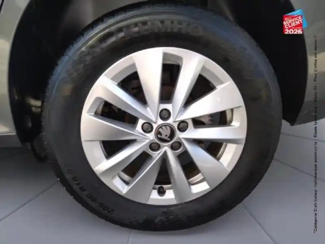 Skoda Kamiq 1.0 tsi evo 2 116ch selection dsg7 camera — photo 10