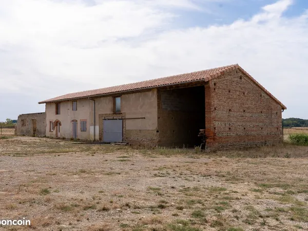 Authentique corps de ferme à rénover