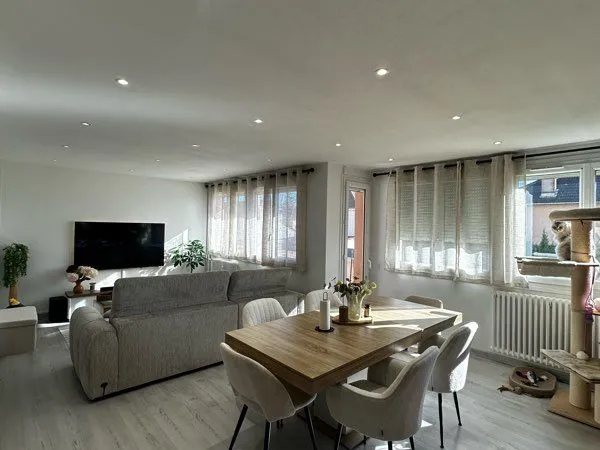 Appartement T3 rénové 83 m² - Garage, cave et loggia - Châtenoy-le-Royal
