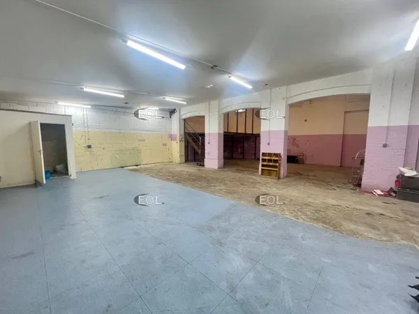 Local d'activité 165 m²