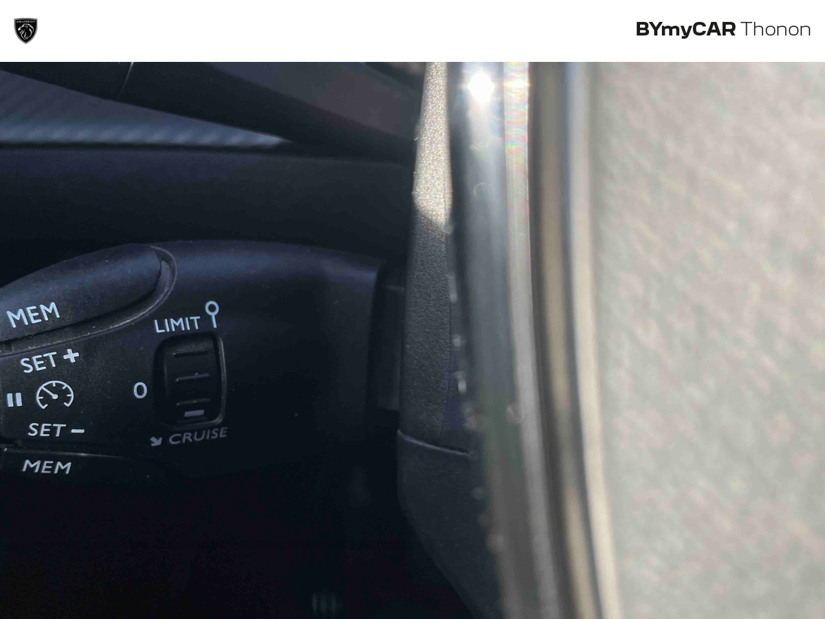 Peugeot 208 PURETECH 75 S&amp;S BVM5 — photo 23