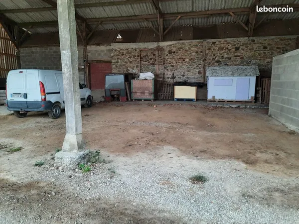 Stationnement Location Domagné 20€