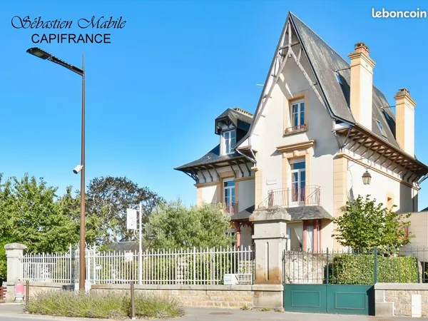 Maison 10 pièces 264 m²