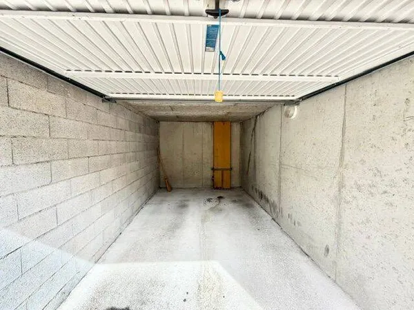 Parking 14 m²