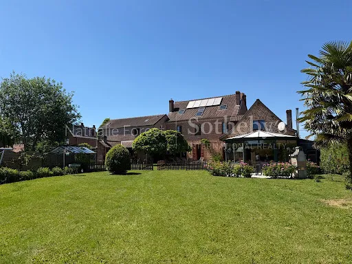Maison 15 pièces 486 m²