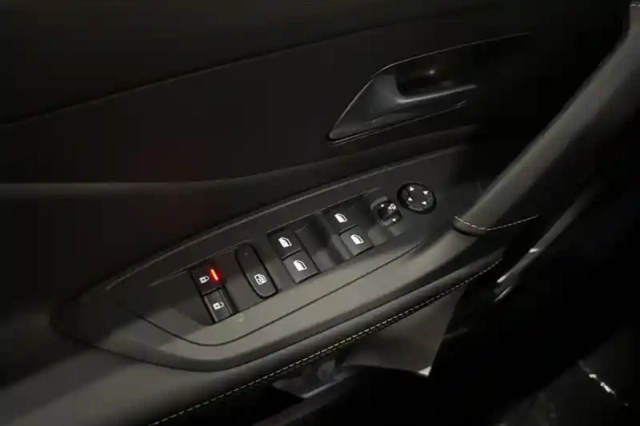 Peugeot 308 phev 180 e-eat8 — photo 62