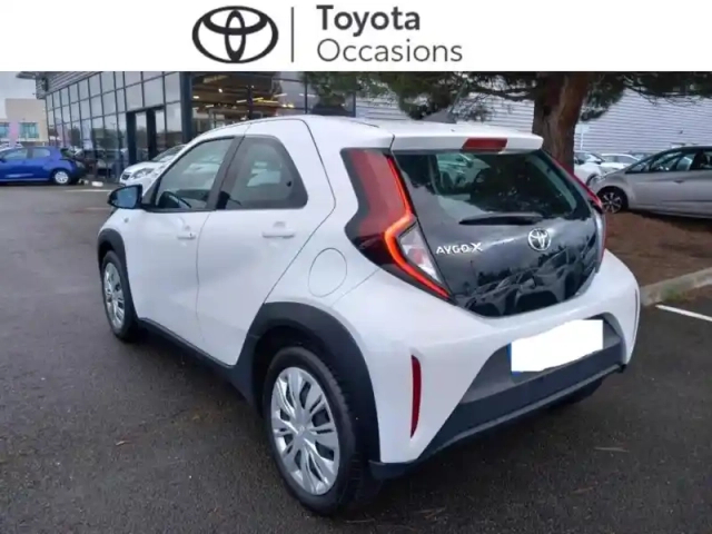 Toyota Aygo x 1.0 vvt-i 72ch dynamic s-cvt my23 — photo 2