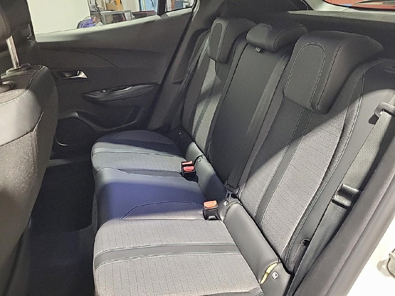 Peugeot 2008 bluehdi 130 s&s eat8 allure — photo 13