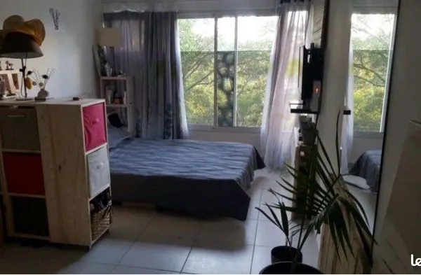 Studio meublé à louer Bas du Fort
