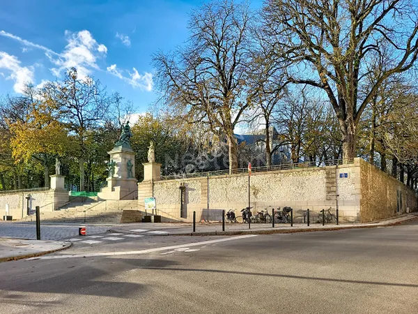 Nantes Centre Ville : Proche du Château des Ducs de Bretagne, appartement de 115 m² à réaménager à v