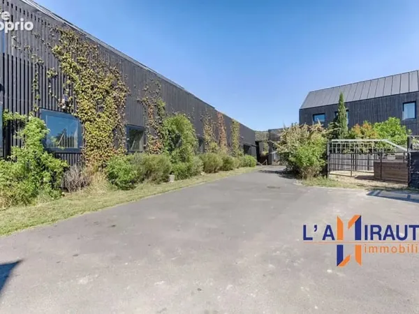 Maison 20 pièce(s) 1200m2