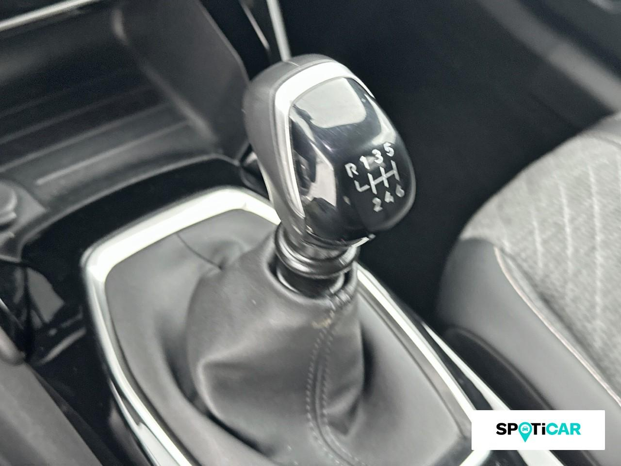 Peugeot 2008 1.2 puretech 100ch s&s allure — photo 14