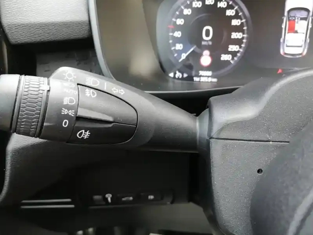 Volvo Xc40 t5 recharge 180+82 ch dct7 — photo 13