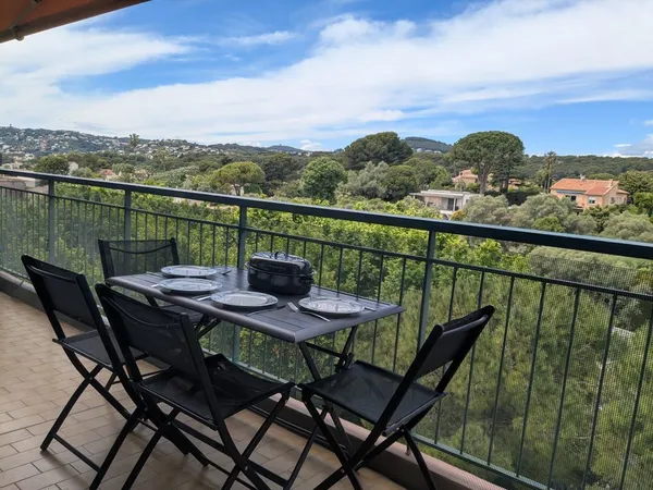 Spacieux T2 meublé et climatisé a Antibes