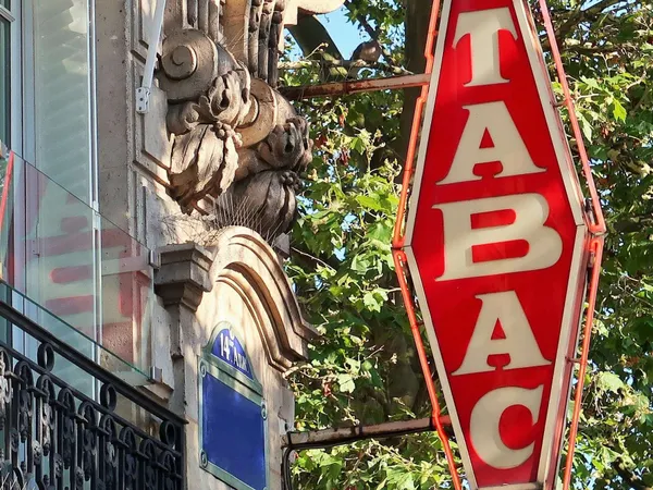AV bar brasserie tabac angle à Paris Rive Gauche