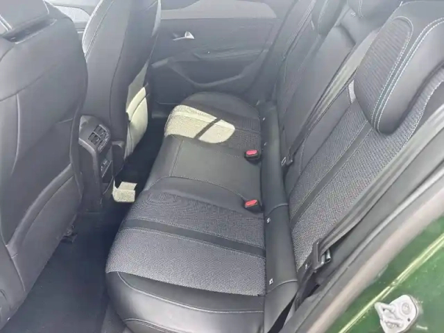 Peugeot 308 phev 180 e-eat8 — photo 12