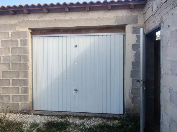 Garage à louer
