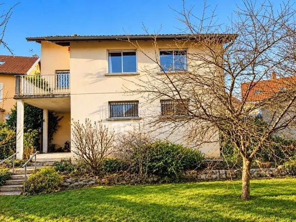 CHATENOIS-LES-FORGES (90700)  MAISON 127 M²  3 CHAMBRES  COMBLES AMÉNAGEABLES  SOUS-SOL  2 GARA