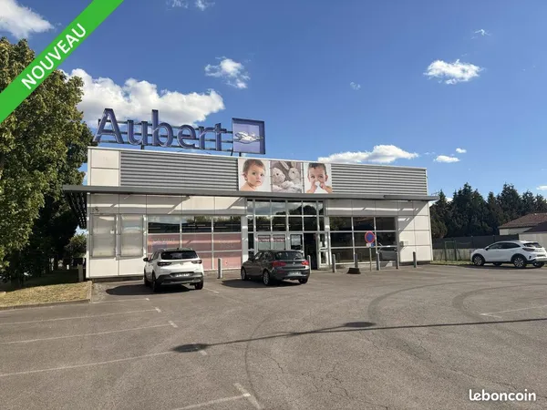 Local commercial 985 m²
