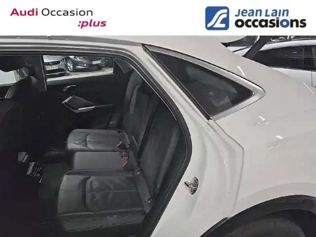 Audi Q3 sportback 35 tfsi 150 ch s tronic 7 — photo 17