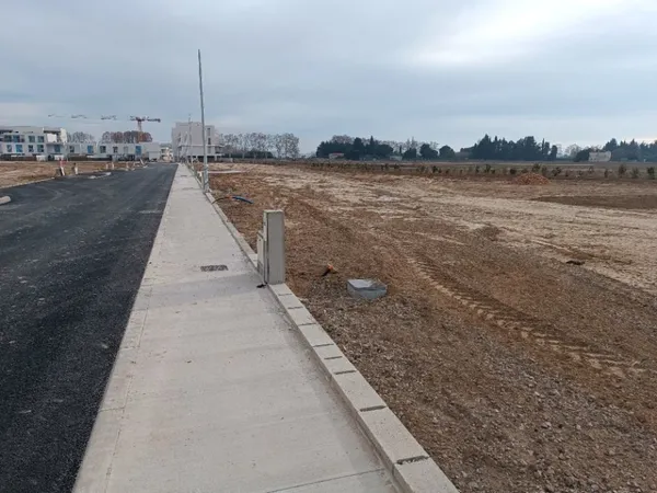 Terrain 214 m²