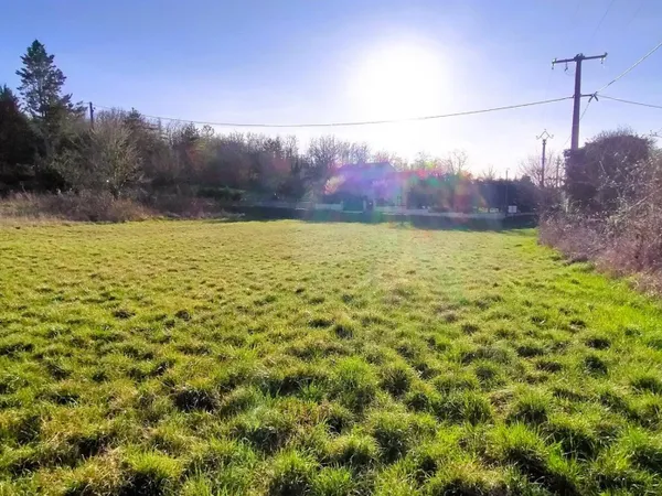 Terrain constructible à Calamane
