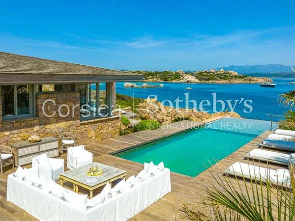 Maison 9 pièces 350 m²