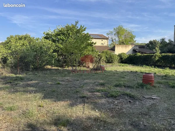Terrain 697 m² Aniane