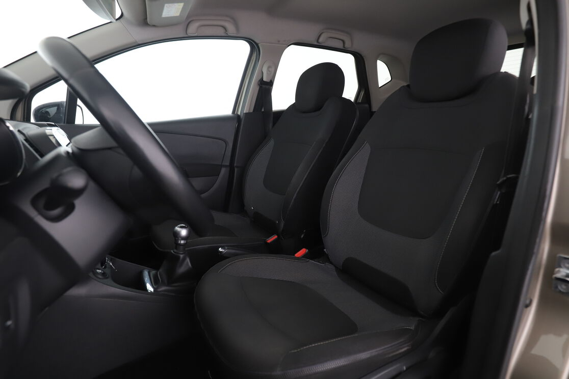 Renault Captur 1.5 dCi Energy Intens Eco2 — photo 9