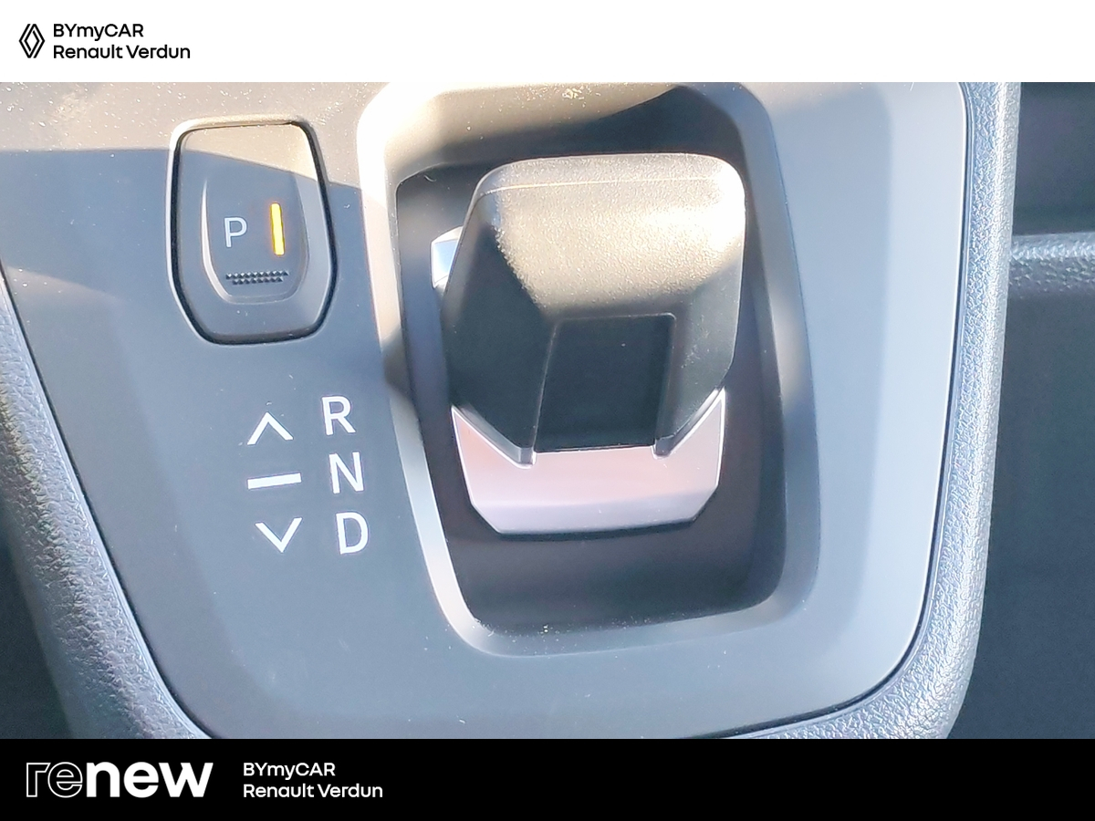 Renault Trafic Blue dCi 170 auto — photo 22