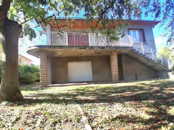 Vente villa R+1, 136 m², sous-sol et terrain arboré de 2300 m²