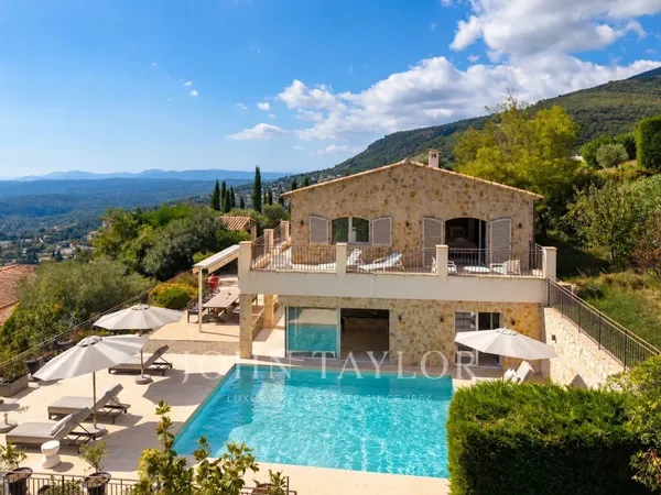 Villa en pierres rénovée avec vue mer panoramique