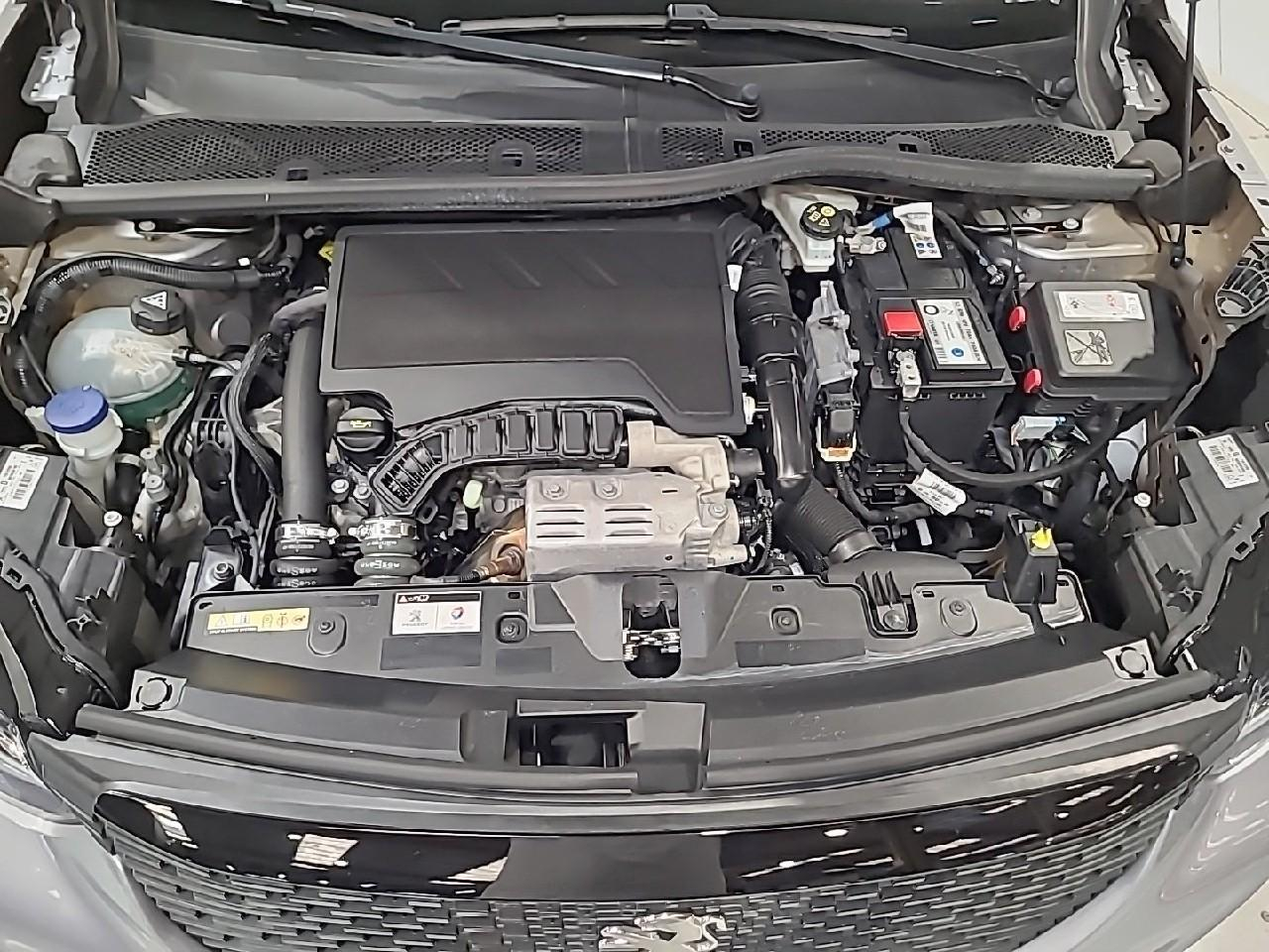 Peugeot 2008 puretech 130 s&s eat8 style — photo 15