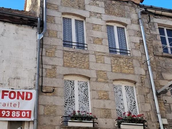 Bâtiment 178 m²