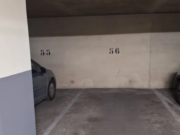Vends parking dans résidence sécurisée proche la Défence