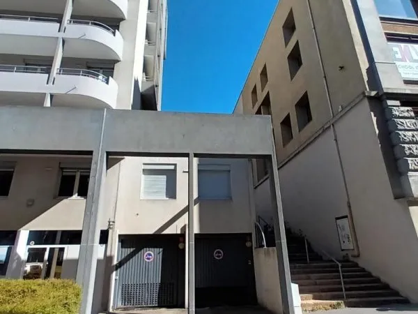 Stationnement Location Saint-Étienne   75€