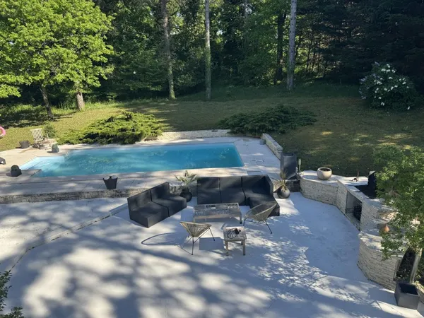 DIJON MONTAGNE SAINT ANNE - Propriété 10 pièces avec piscine