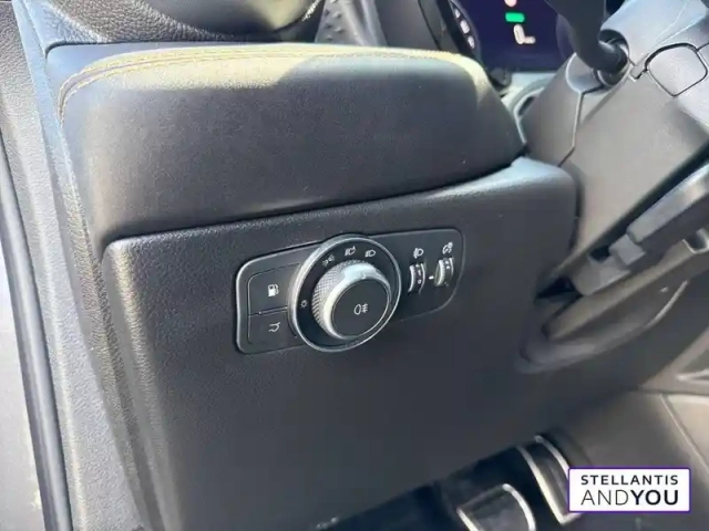 Alfa Romeo Tonale 1.3 hybride rechargeable phev 190ch at6 e-q4 — photo 17