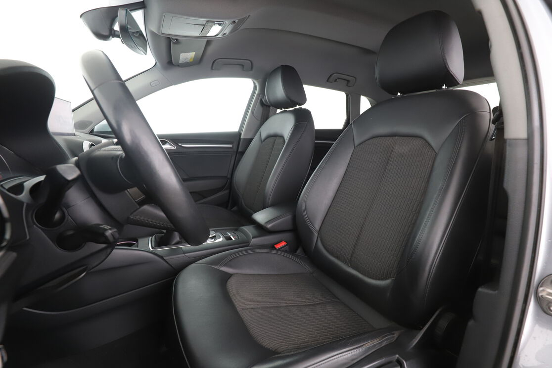 Audi A3 Sportback 30 TDI Design — photo 9