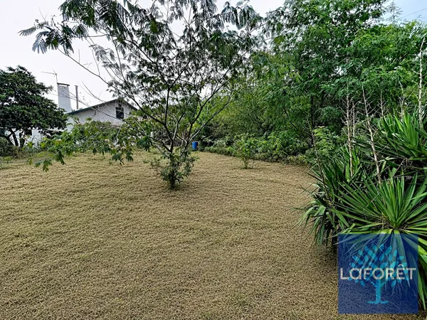 Terrain 847 m²
