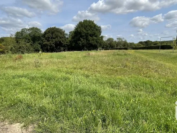 Terrain 832 m²