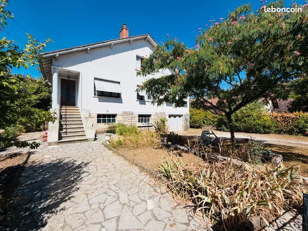 Maison familiale avec terrain constructible à Cajarc