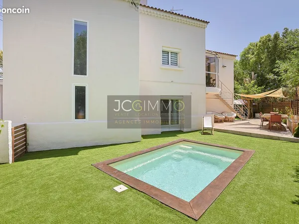 Appartement 9 pièces 363 m²